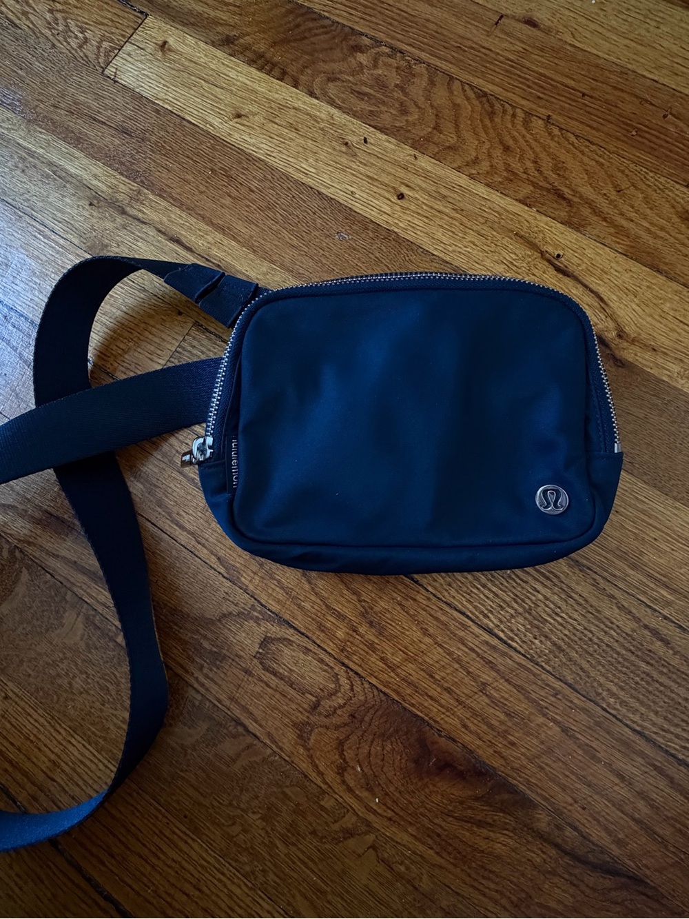 lululemon athletica Everywhere Belt Bag - Picture 2 of 12